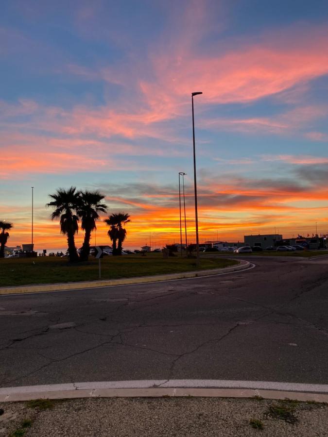 Tra Mare E Arte Apartment Lido di Ostia Ngoại thất bức ảnh